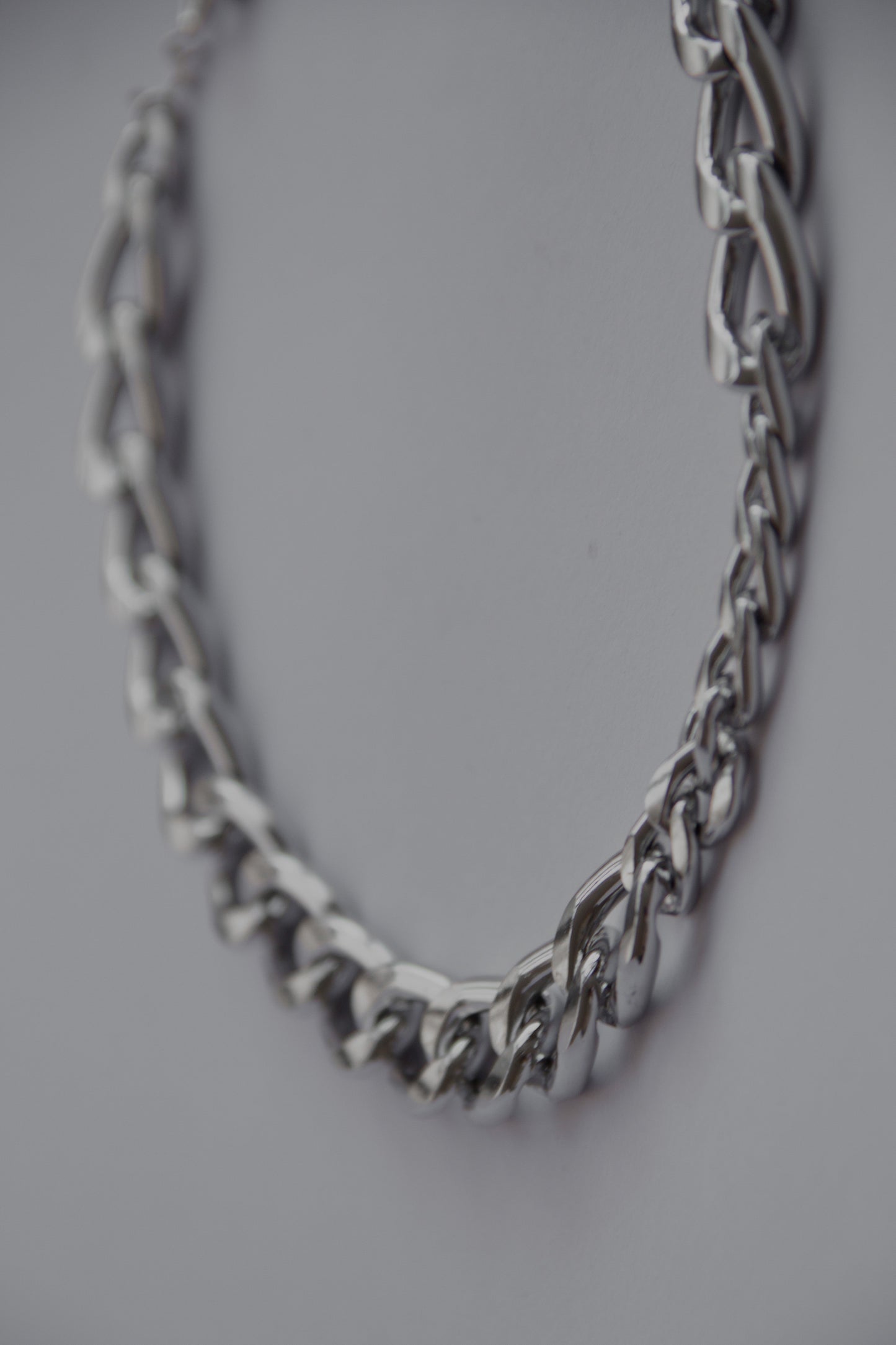 IRREGULAR THICK CHAIN
