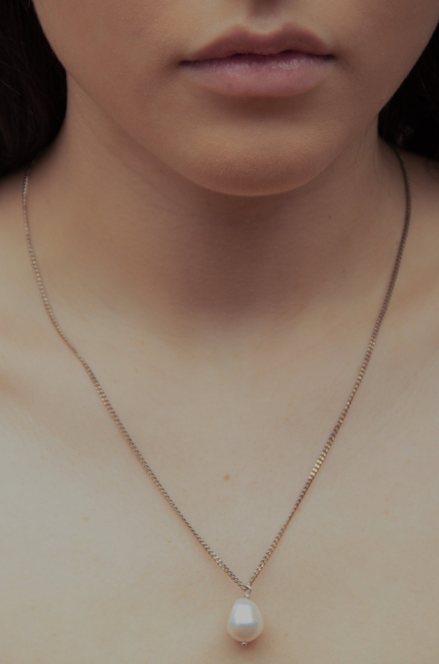 IRREGULAR CHAIN PEARL NECKLACE