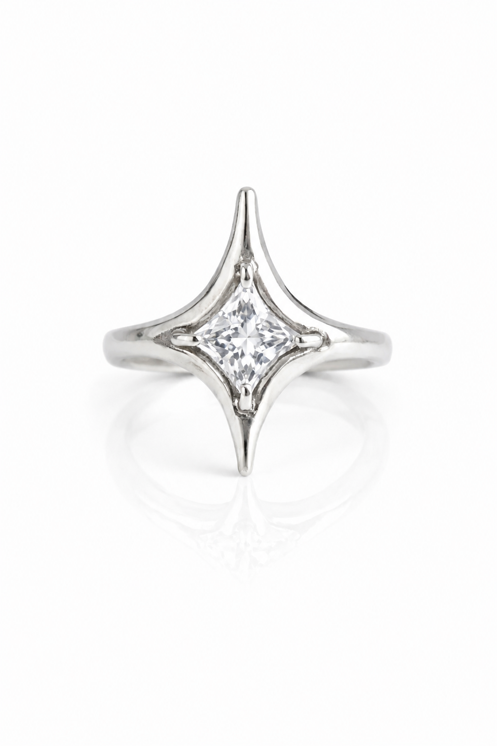 SINGLE STAR ZIRCONIA RING