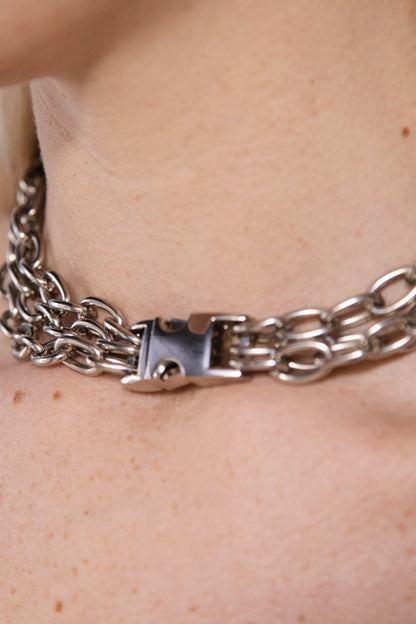 TRIPLE CHAIN NECKLACE